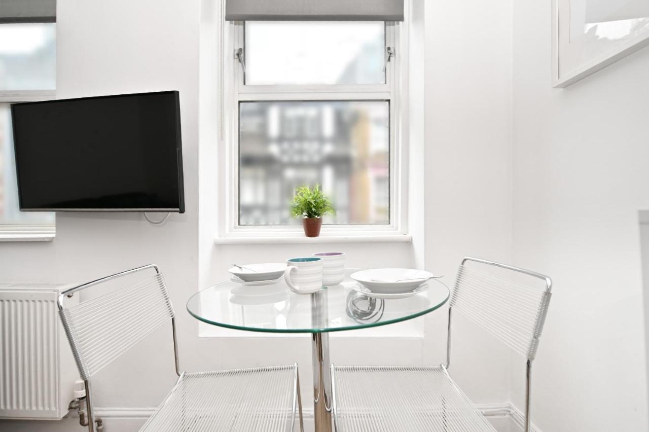 Covent Garden & Soho, Cosy & Cool, Spacious Apartment Londra Exterior foto