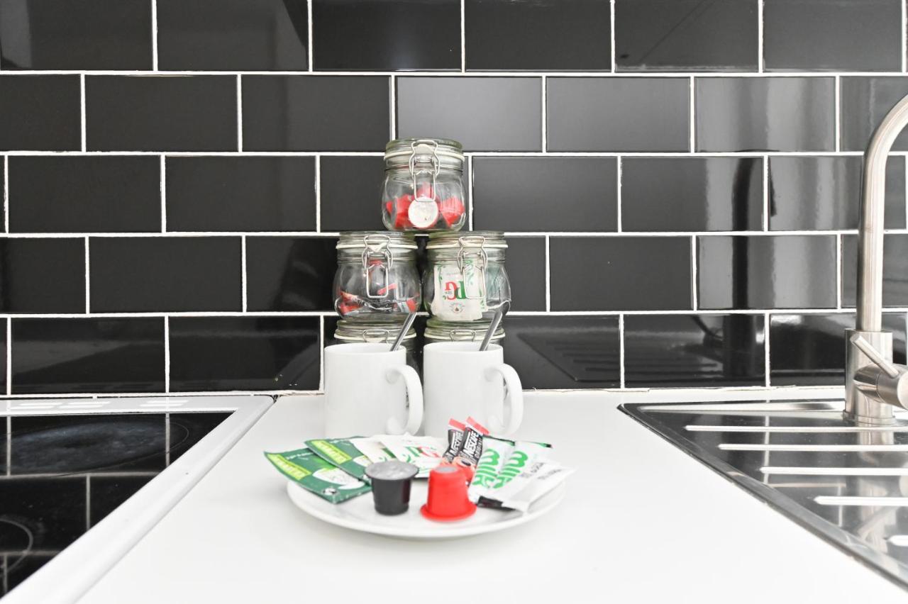 Covent Garden & Soho, Cosy & Cool, Spacious Apartment Londra Exterior foto